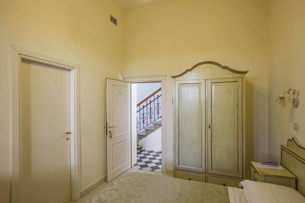 Elda Boutique 3*